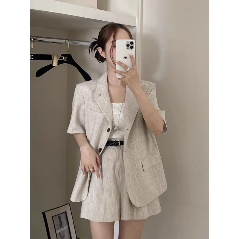 Notched Collar Short Sleeve Thin Suit Coat Women Slim High-waisted Wide Leg Shorts Summer Chic Lady Elegant Premium Two Pieces
Notched Collar Short Sleeve Thin Suit Coat Women Slim High-waisted Wide Leg Shorts Summer Chic Lady Elegant Premium Two Pieces