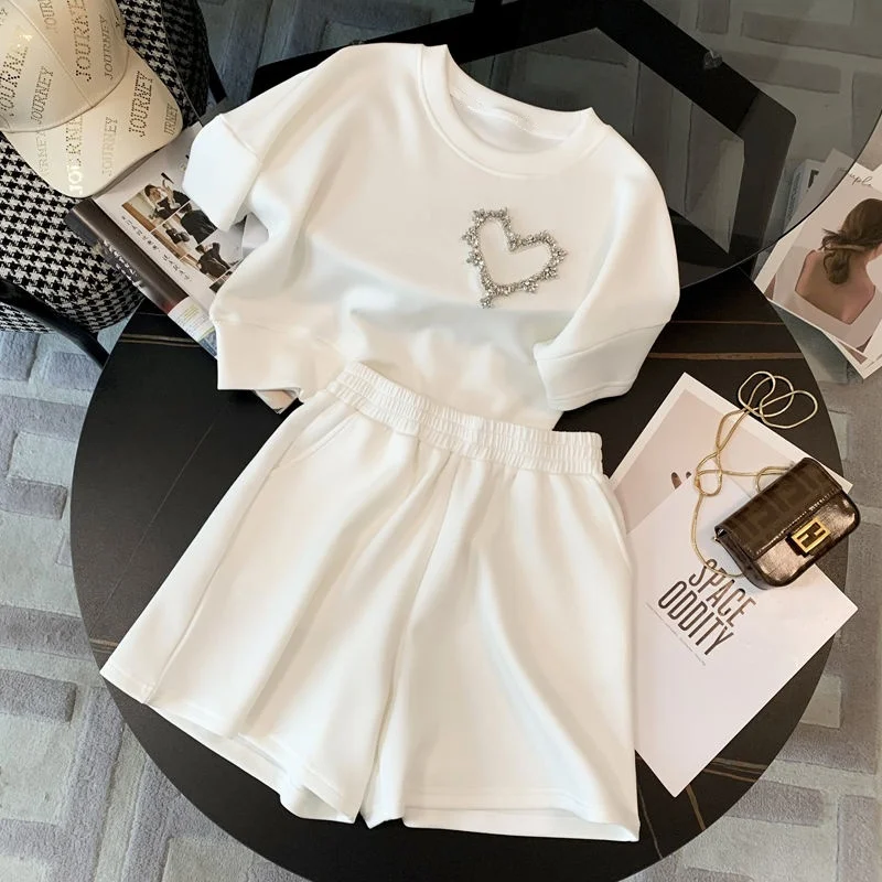 Summer Sporty Loose Fit Two-Piece Set for Women White Casual Fashionable Age-Defying Short Sleeve Shorts High Waist
Summer Sporty Loose Fit Two-Piece Set for Women White Casual Fashionable Age-Defying Short Sleeve Shorts High Waist