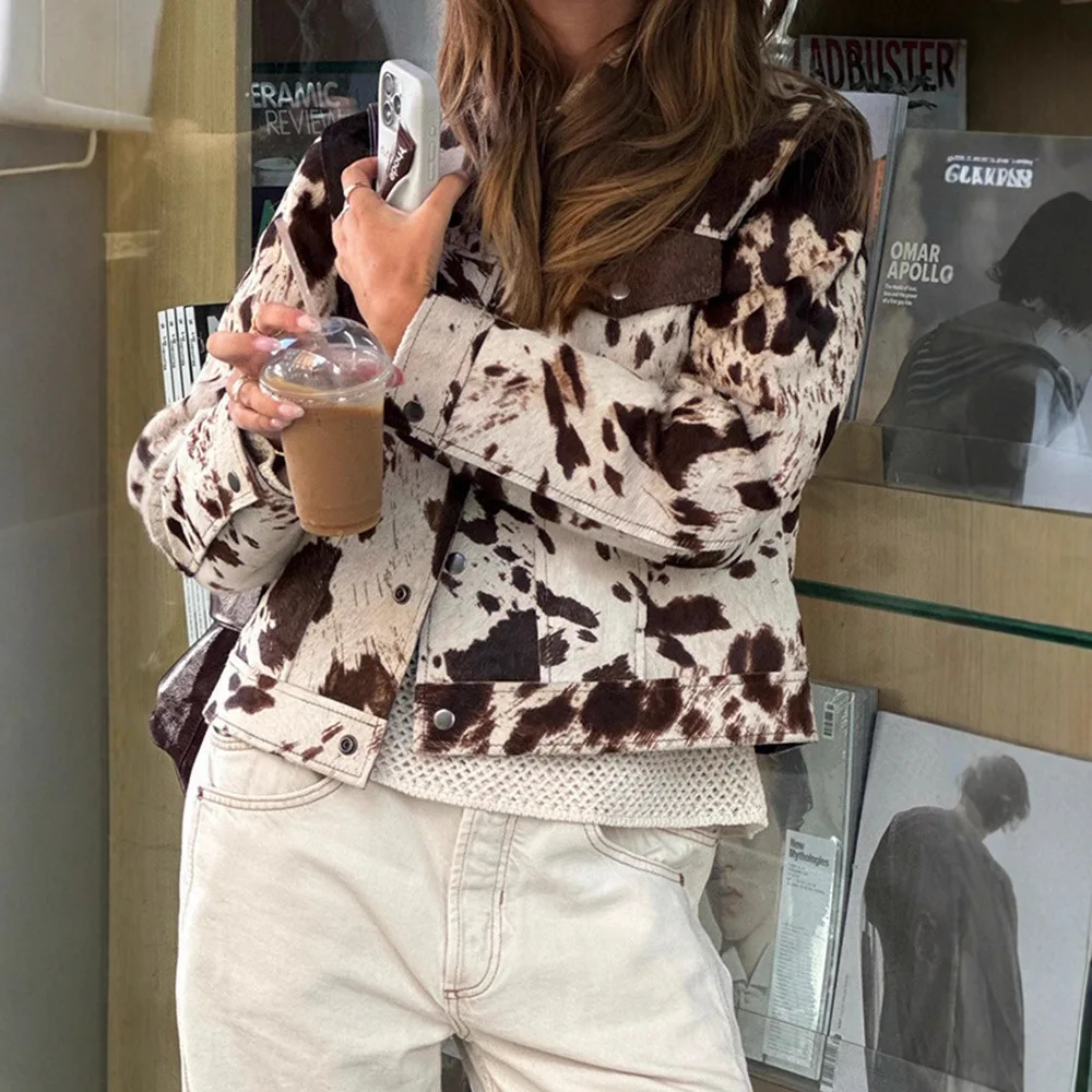 Women's Length Long Sleeve Cow Patterned Polyester Fabric Gothic Coat Street Style Jacket Short Fashion Women's Outerwear
Women's Length Long Sleeve Cow Patterned Polyester Fabric Gothic Coat Street Style Jacket Short Fashion Women's Outerwear