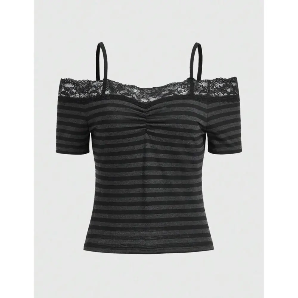 2025 Summer New Women's Striped Contrasting Suspender Lace Patchwork Pleated Slim Fit Top
2025 Summer New Women's Striped Contrasting Suspender Lace Patchwork Pleated Slim Fit Top