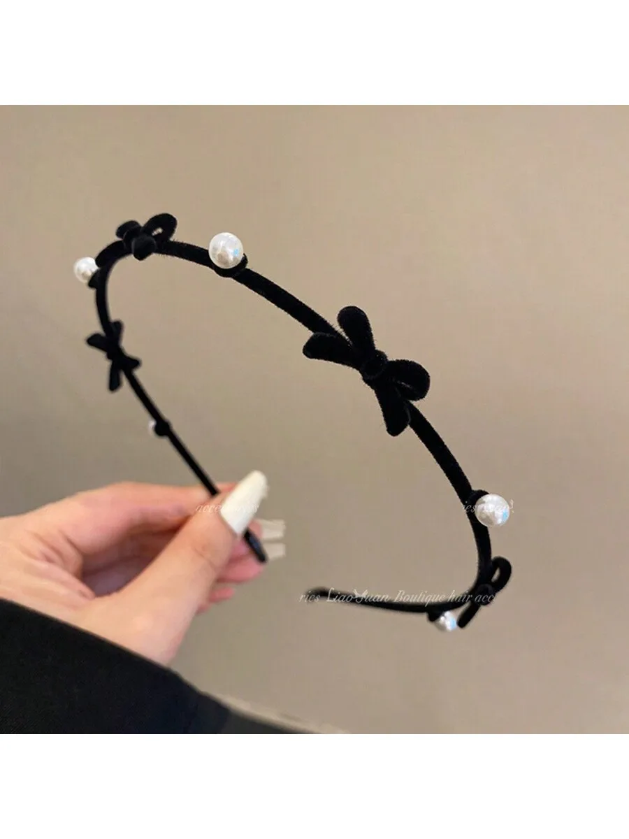 Black Flocked Thin Headband With Small Velvet Bows And Imitation Pearls, Elegant Daily Hair Accessory For Women
Black Flocked Thin Headband With Small Velvet Bows And Imitation Pearls, Elegant Daily Hair Accessory For Women