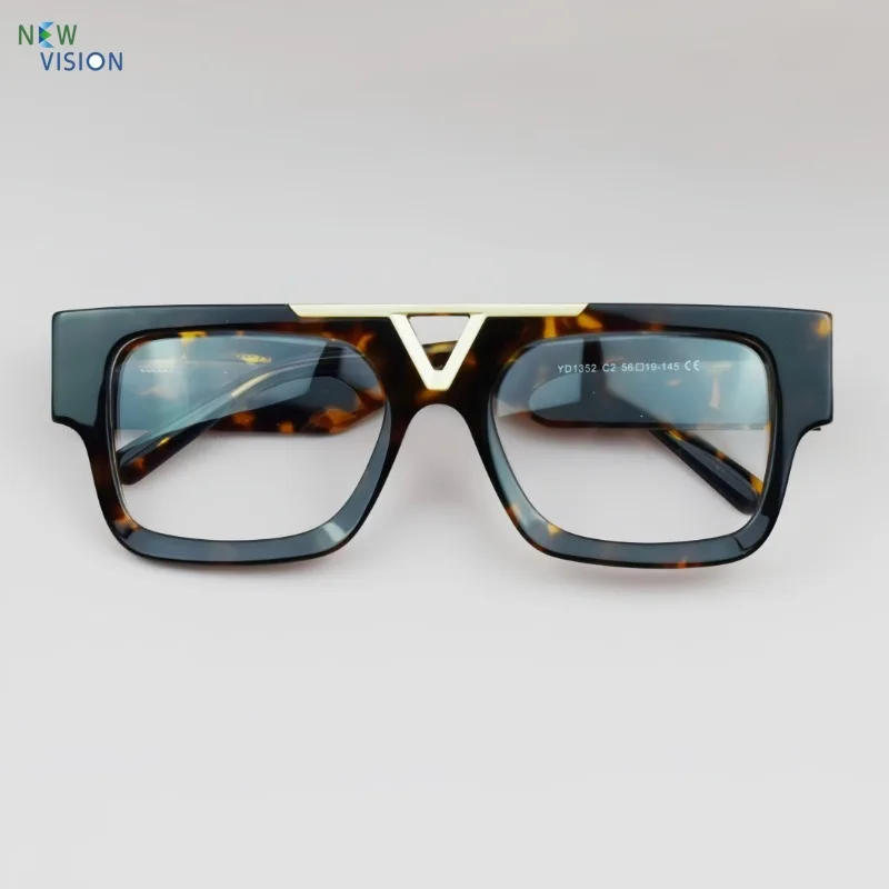 New V-shaped Acetate Eyeglass Frame Women High-end Fashion Brand Design 1352 Optical Prescription Glasses for Men with Myopia
New V-shaped Acetate Eyeglass Frame Women High-end Fashion Brand Design 1352 Optical Prescription Glasses for Men with Myopia