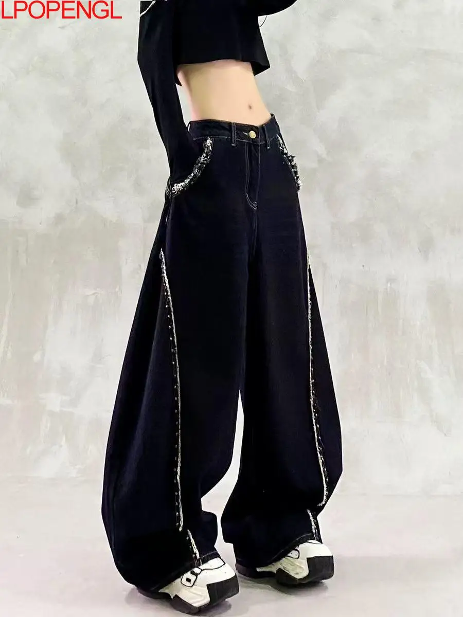 Spring Personality Rivet Patchwork Pocket Loose Jeans 2026 New Women's High Waist Versatile Streetwear Oversize Straight Pants
Spring Personality Rivet Patchwork Pocket Loose Jeans 2026 New Women's High Waist Versatile Streetwear Oversize Straight Pants