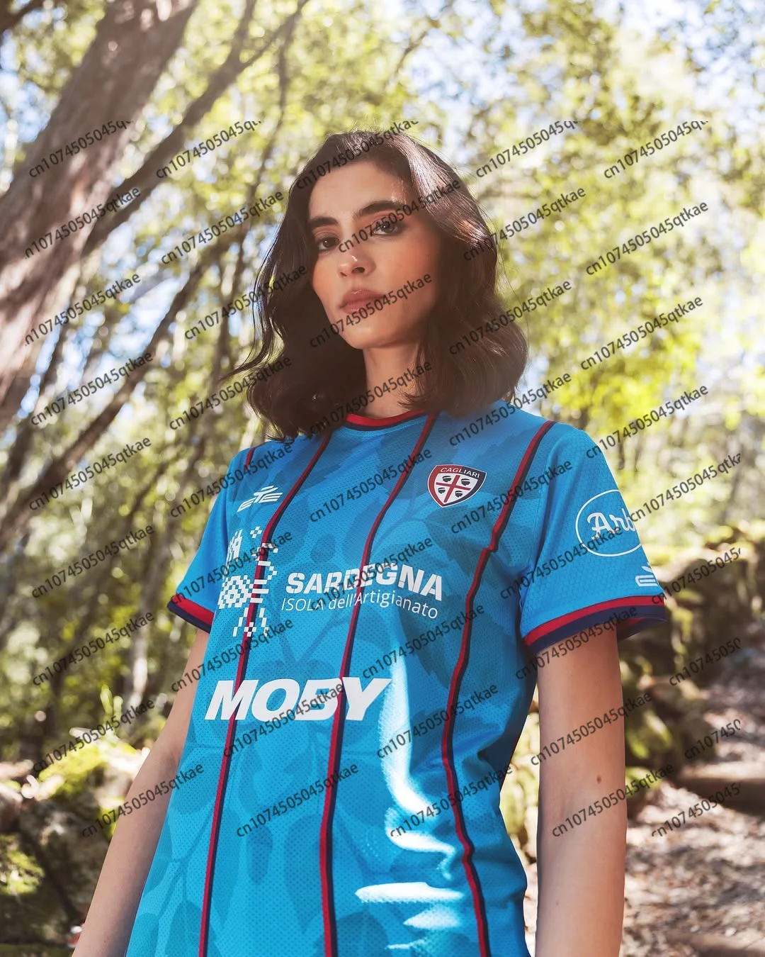 Футбольная майка Cagliari Calcio Third 25/26 летняя мужская и женская спортивная удобная дышащая спортивная футболка большого размера 3D модная одежда
Футбольная майка Cagliari Calcio Third 25/26 летняя мужская и женская спортивная удобная дышащая спортивная футболка большого размера 3D модная одежда