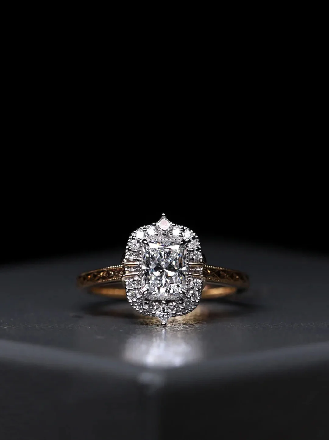 Designer Handcrafted Elegant Diamond Set S925 Sterling Silver Women's Couple Ring Engraved Wedding & Engagement Gift
Designer Handcrafted Elegant Diamond Set S925 Sterling Silver Women's Couple Ring Engraved Wedding & Engagement Gift