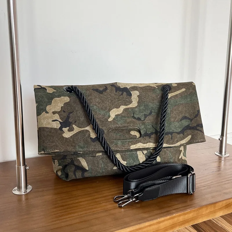 Fashion Camouflage women shoulder bag Canvas female Handbags Fold big Totes ladies hand bag Large capacity Crossbody bags bolsa
Fashion Camouflage women shoulder bag Canvas female Handbags Fold big Totes ladies hand bag Large capacity Crossbody bags bolsa