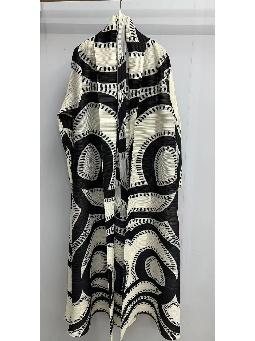 Miyake плиссированная Абая женский дубайский мусульманский плащ кафтан с винтажным принтом Марокко 2026 оригинальный дизайнерский длинный кардиган пальто
Miyake плиссированная Абая женский дубайский мусульманский плащ кафтан с винтажным принтом Марокко 2026 оригинальный дизайнерский длинный кардиган пальто