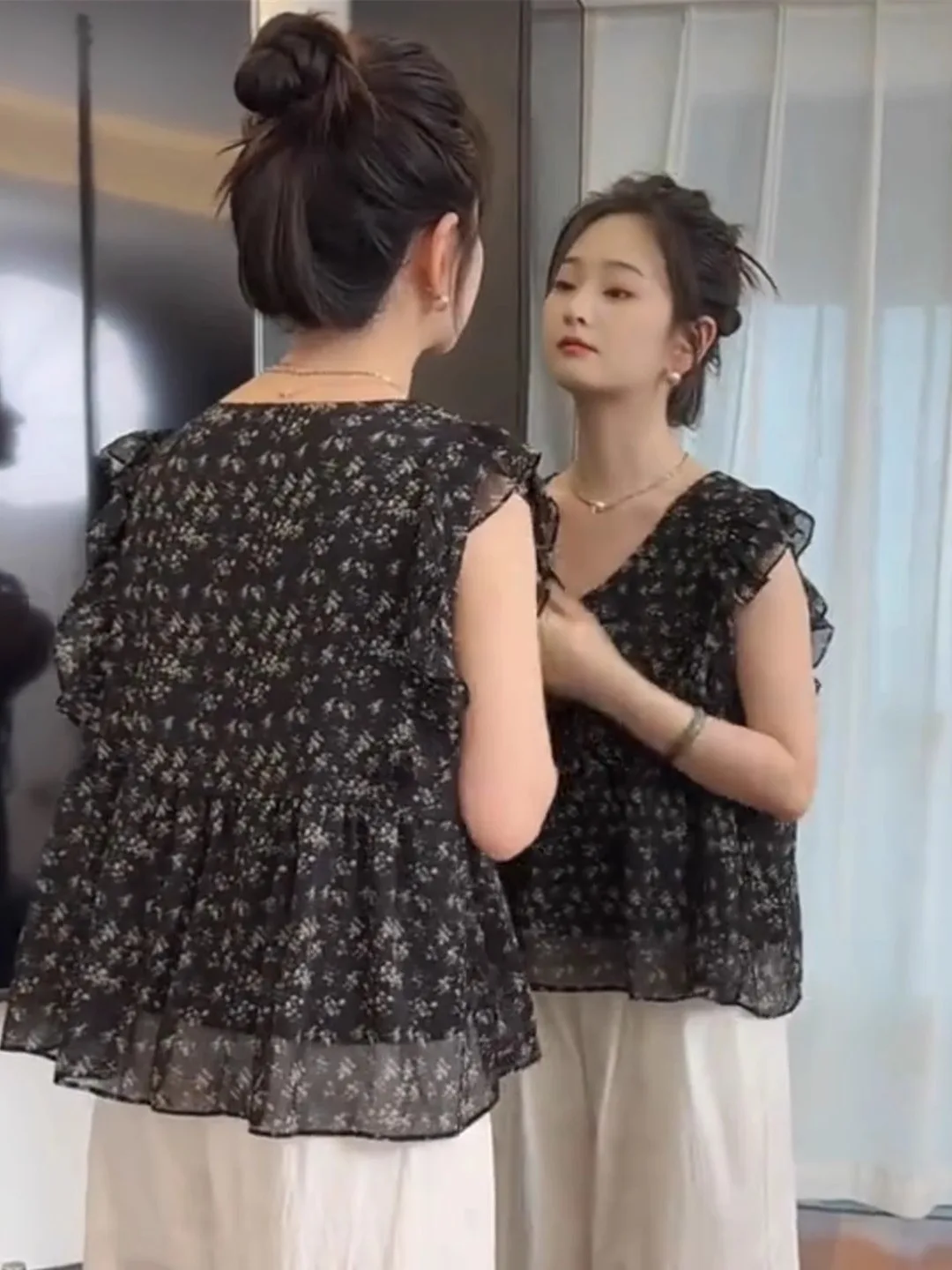 Floral V-Neck Women's Shirt Thin Loose Summer New Korean Style Top Small Size Flying Sleeve Comfortable Breathable Casual Shirt
Floral V-Neck Women's Shirt Thin Loose Summer New Korean Style Top Small Size Flying Sleeve Comfortable Breathable Casual Shirt