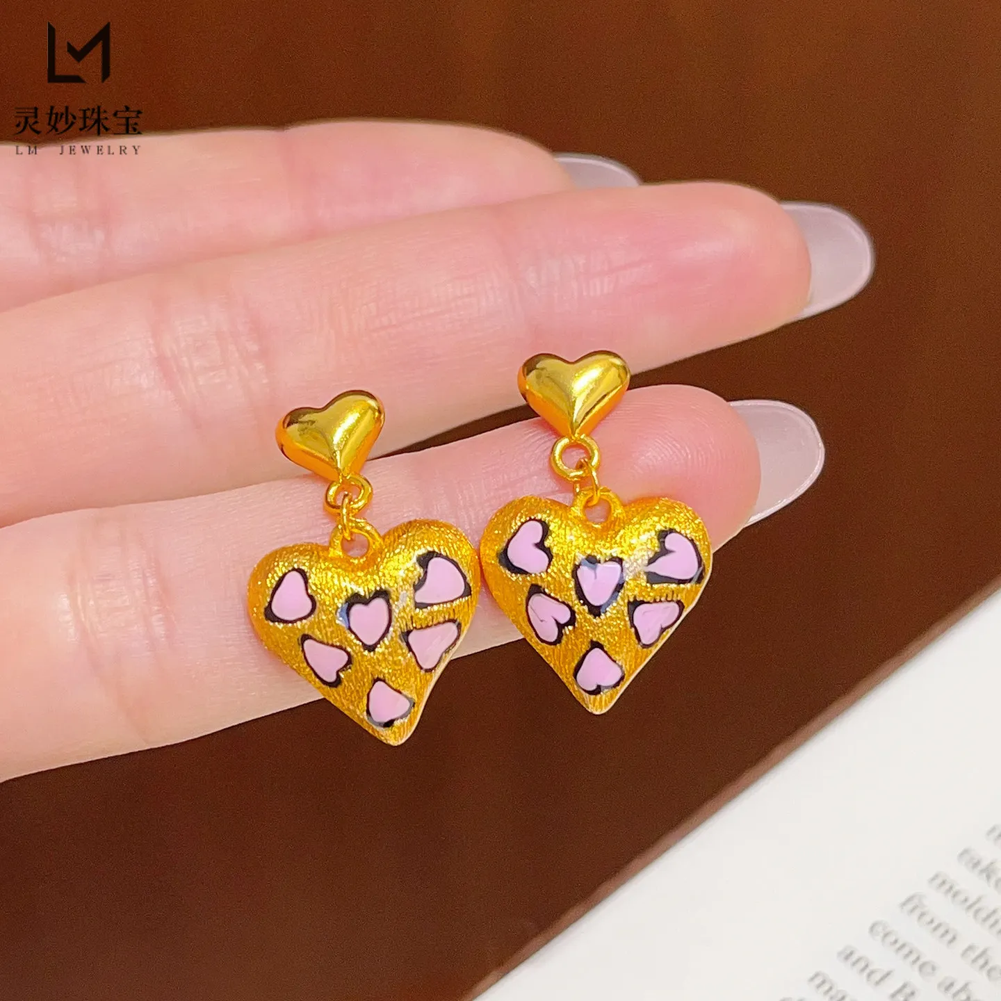 Leopard Print Crescent Tube Collar Women's 24K Gold AU999 - Gold crescent collar, leopard pattern for eye-catching dating style
Leopard Print Crescent Tube Collar Women's 24K Gold AU999 - Gold crescent collar, leopard pattern for eye-catching dating style