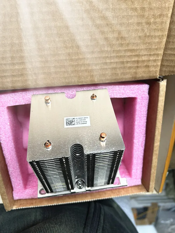 Новый радиатор 0489KP 489KP для Dell PowerEdge T440 T640 с кронштейном
Новый радиатор 0489KP 489KP для Dell PowerEdge T440 T640 с кронштейном