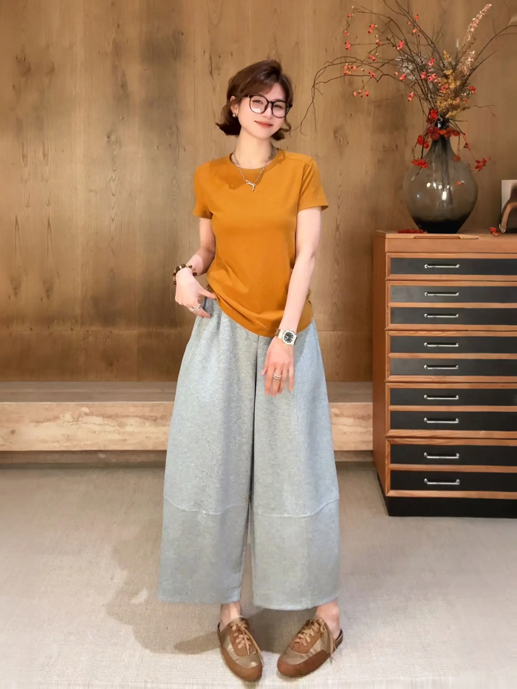Minimalist Style Casual Pants High Waist Straight Leg Pants Versatile Slimming Stand-Cut Design Everyday Wear Ladies' Fashion
Minimalist Style Casual Pants High Waist Straight Leg Pants Versatile Slimming Stand-Cut Design Everyday Wear Ladies' Fashion
