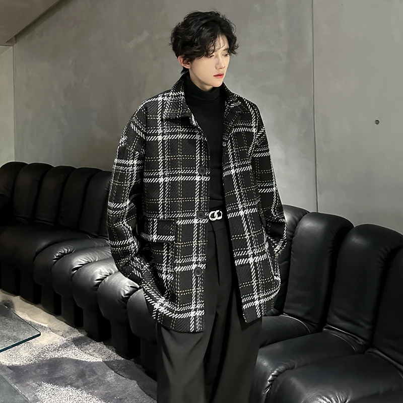 Мужское шерстяное пальто в корейском стиле на осень-зиму, свободного кроя, в клетку, модное, из полиэстера, теплое, с длинными рукавами
Мужское шерстяное пальто в корейском стиле на осень-зиму, свободного кроя, в клетку, модное, из полиэстера, теплое, с длинными рукавами