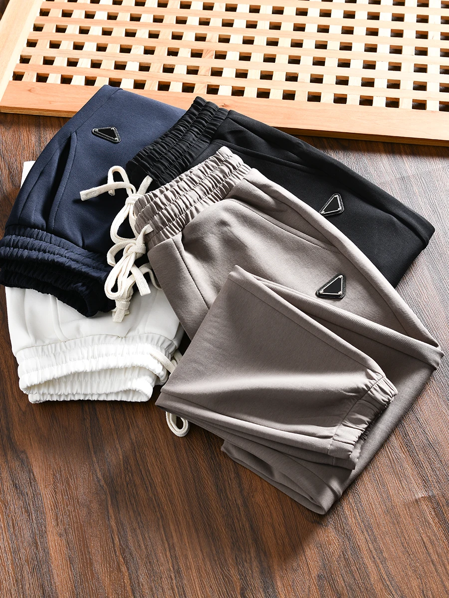 Long Velvet Cotton Sports Leisure Men's Autumnal Elastic Waist Sweatpants Straight Leg Lengthened Trousers
Long Velvet Cotton Sports Leisure Men's Autumnal Elastic Waist Sweatpants Straight Leg Lengthened Trousers