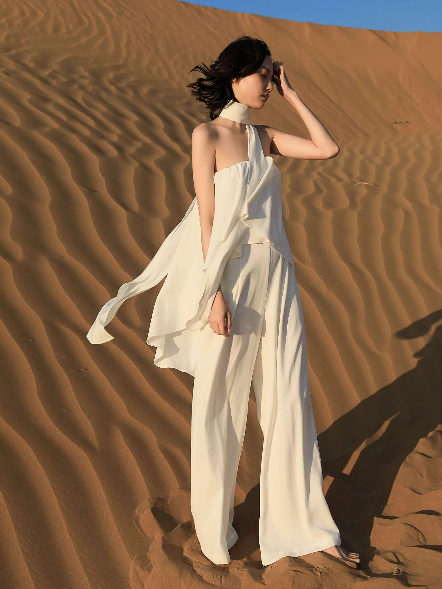 Женские пляжные брюки с высокой талией и широкими штанинами, сексуальные, без бретелек, струящиеся, длинные, из полиэстера, для повседневной носки
Женские пляжные брюки с высокой талией и широкими штанинами, сексуальные, без бретелек, струящиеся, длинные, из полиэстера, для повседневной носки