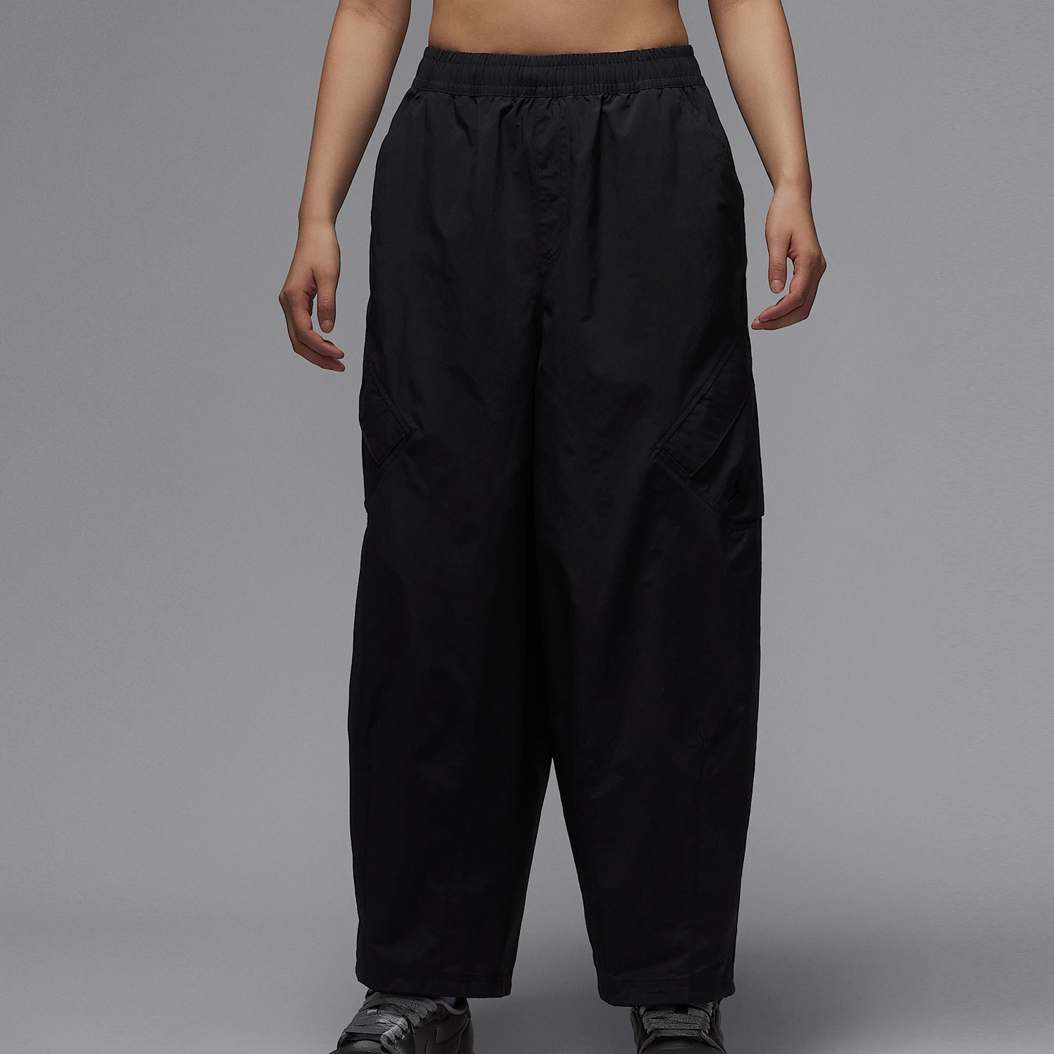 Nike Genuine Jordan Women's Loose-Fit Woven Joggers HM6145-010
Nike Genuine Jordan Women's Loose-Fit Woven Joggers HM6145-010