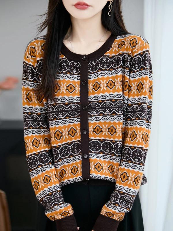 Новый вязаный кардиган 2025 года с круглым вырезом, женский, свободный, стройнящий, с этническим цветочным узором, в корейском стиле, свитер-накидка, верхняя одежда
Новый вязаный кардиган 2025 года с круглым вырезом, женский, свободный, стройнящий, с этническим цветочным узором, в корейском стиле, свитер-накидка, верхняя одежда