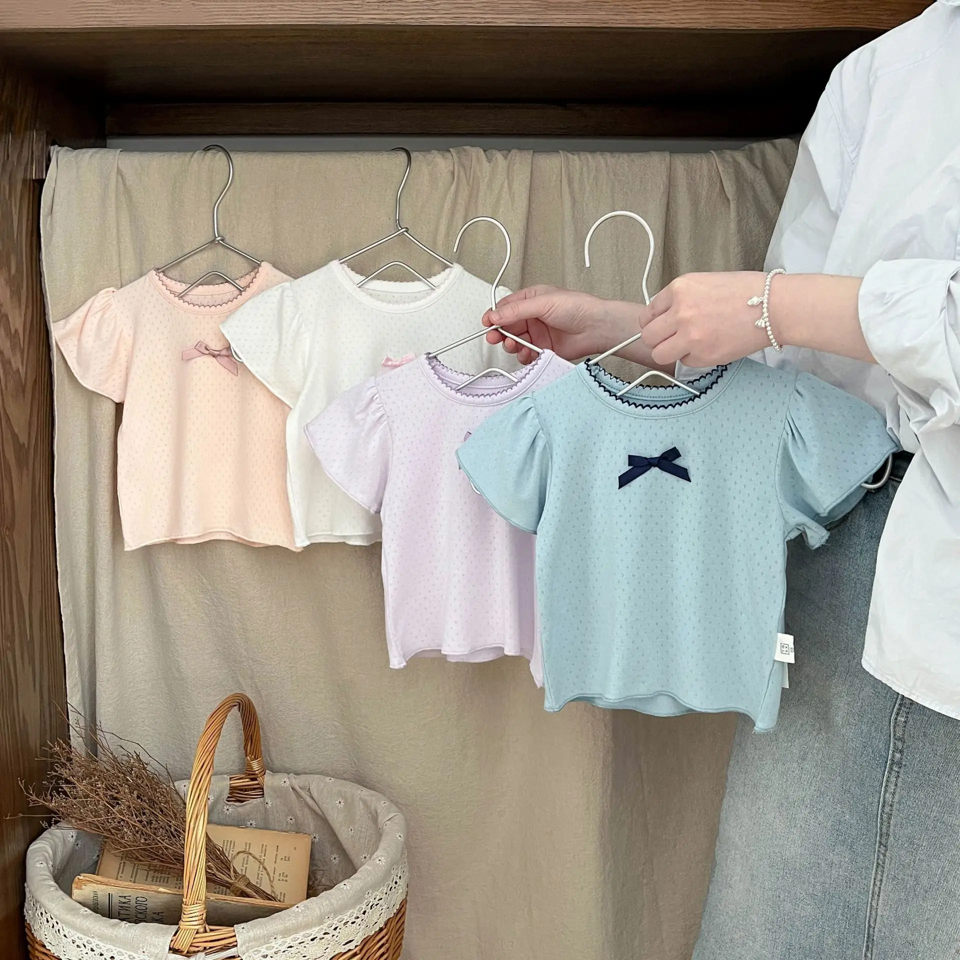 Girl's Thin Short Sleeved T-shirt Summer Outfit 2025 New Style Baby Summer Clothes Stylish and Fashionable Children's Sweet Top
Girl's Thin Short Sleeved T-shirt Summer Outfit 2025 New Style Baby Summer Clothes Stylish and Fashionable Children's Sweet Top