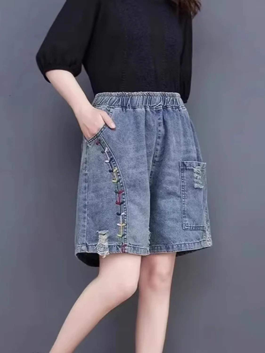 Women's High Waist Elastic Waist Denim Shorts Colorful Embroidery Loose Fit Cargo Pocket Jeans Summer 2026 Streetwear
Women's High Waist Elastic Waist Denim Shorts Colorful Embroidery Loose Fit Cargo Pocket Jeans Summer 2026 Streetwear