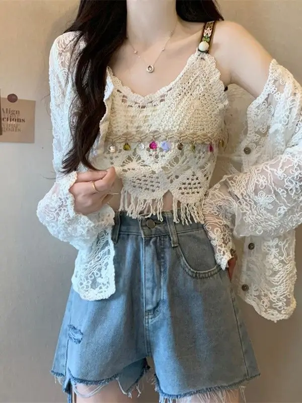 Bohemian National Sun Protection Cardigan for Women Summer Tulle Shawl Knitted Top Suspender Two-piece Set
Bohemian National Sun Protection Cardigan for Women Summer Tulle Shawl Knitted Top Suspender Two-piece Set