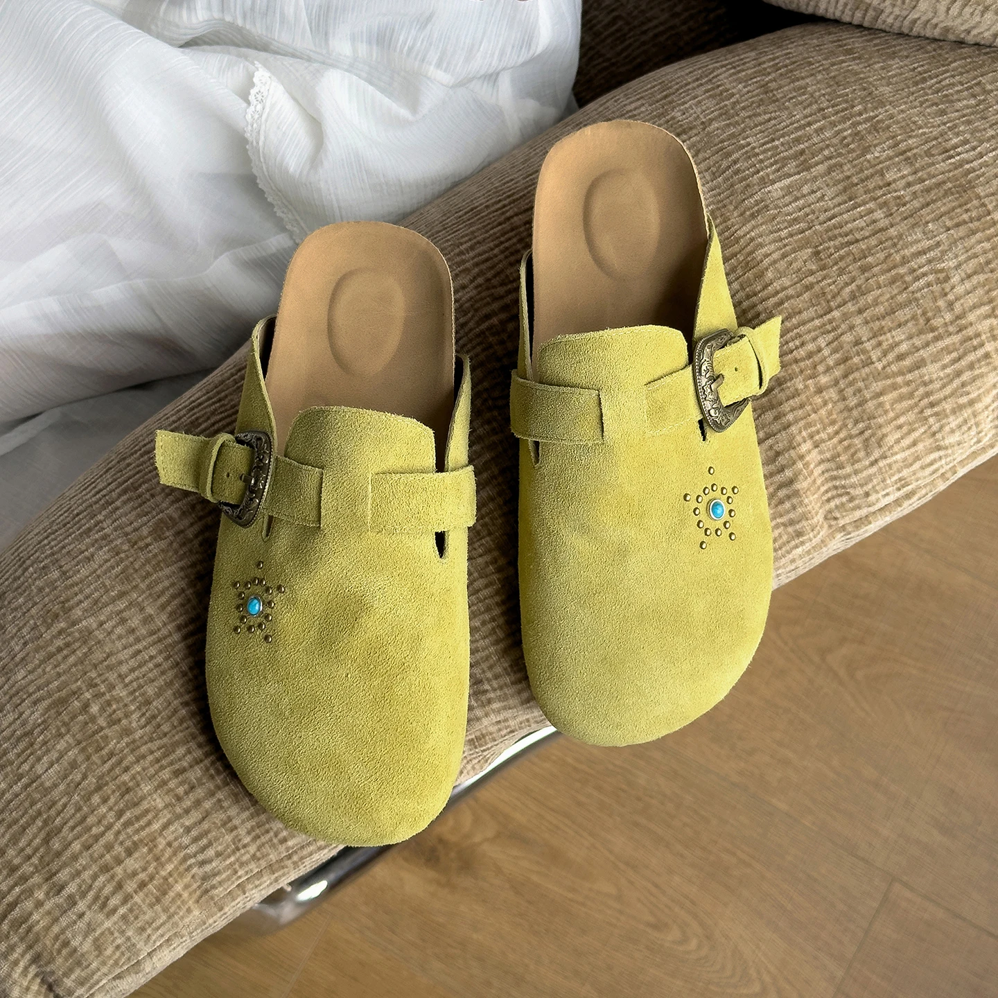 Genuine Leather Cowhide Suede Women Mules, Round Toe Slip-on Women Slippers,Fashion Flats Women's Shoes
Genuine Leather Cowhide Suede Women Mules, Round Toe Slip-on Women Slippers,Fashion Flats Women's Shoes