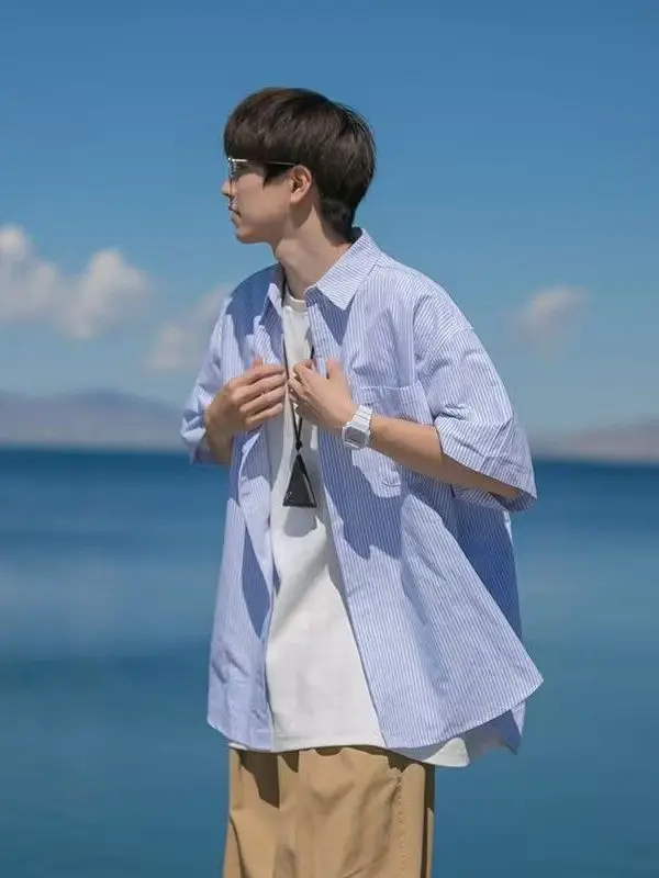 Light Blue Striped Men's Summer Thin Loose College Style Short Sleeve Casual Shirt Five-Quarter Sleeve Top Daily Wear Polyest...
Light Blue Striped Men's Summer Thin Loose College Style Short Sleeve Casual Shirt Five-Quarter Sleeve Top Daily Wear Polyest...