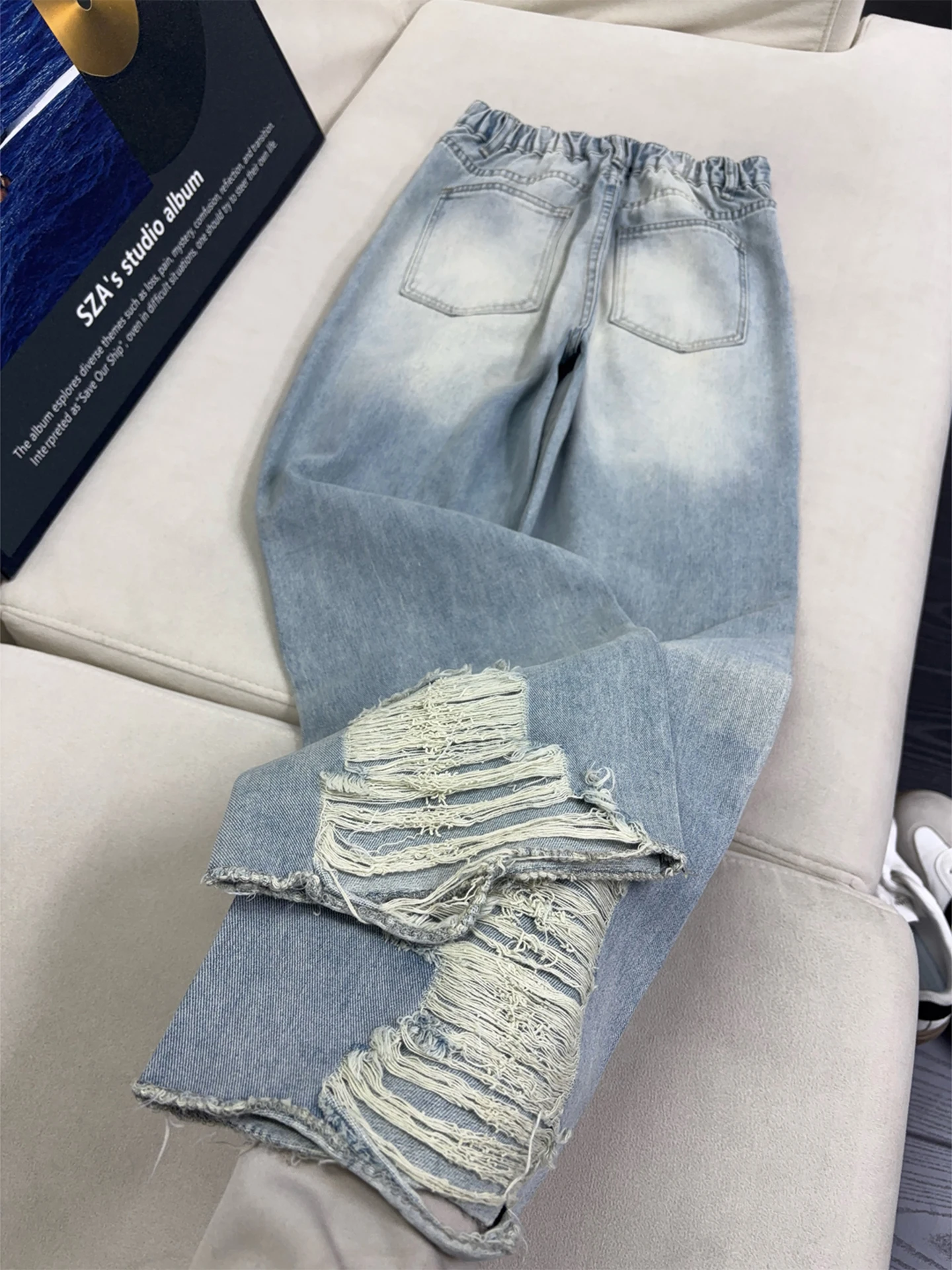 Light Blue Men's Jeans adient Hole Design High Street Loose Straight Leg Cotton Denim Pants with Elastic Waist for Youth
Light Blue Men's Jeans adient Hole Design High Street Loose Straight Leg Cotton Denim Pants with Elastic Waist for Youth