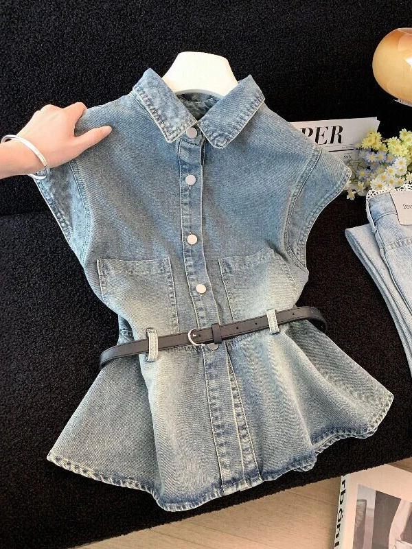 Retro Korean Style Women's Denim Shirt Summer Thin Waist-Cinching Slimming Fly Sleeve Top with Long Skirts Regular Fit Short ...
Retro Korean Style Women's Denim Shirt Summer Thin Waist-Cinching Slimming Fly Sleeve Top with Long Skirts Regular Fit Short ...