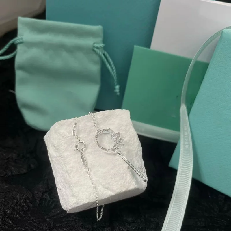 2026New 925 Sterling Silver Necklace Key Heart Pendant for Women Engagement Party Jewelry Gift
2026New 925 Sterling Silver Necklace Key Heart Pendant for Women Engagement Party Jewelry Gift