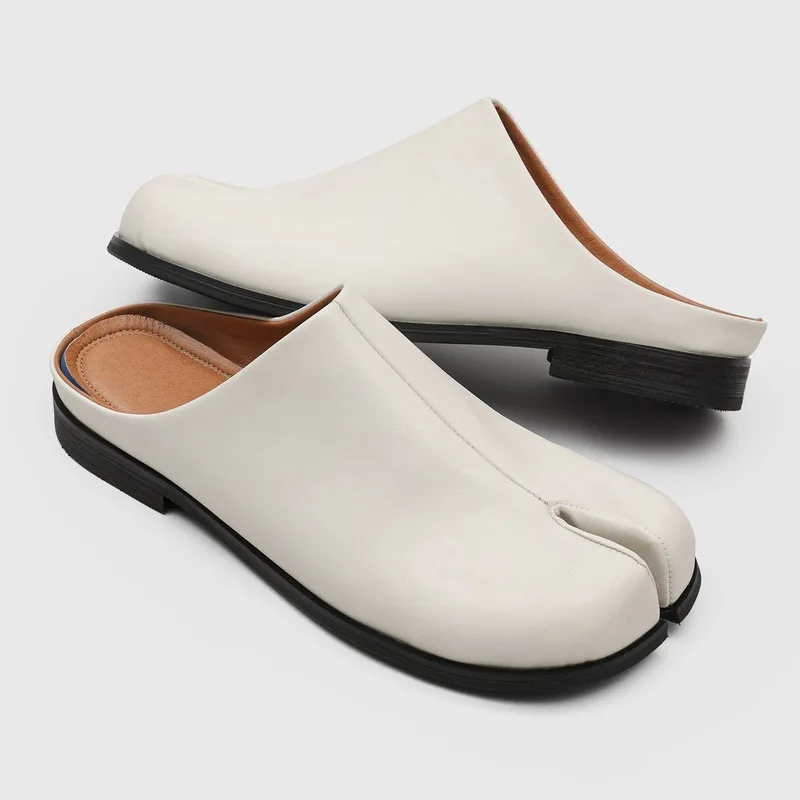 High-end Designer Split Toe Tabi Baotou Men's Slippers Fashion Men's Sneakers and Casual Shoes Retro Leather Slip-On Men's Shoes
High-end Designer Split Toe Tabi Baotou Men's Slippers Fashion Men's Sneakers and Casual Shoes Retro Leather Slip-On Men's Shoes