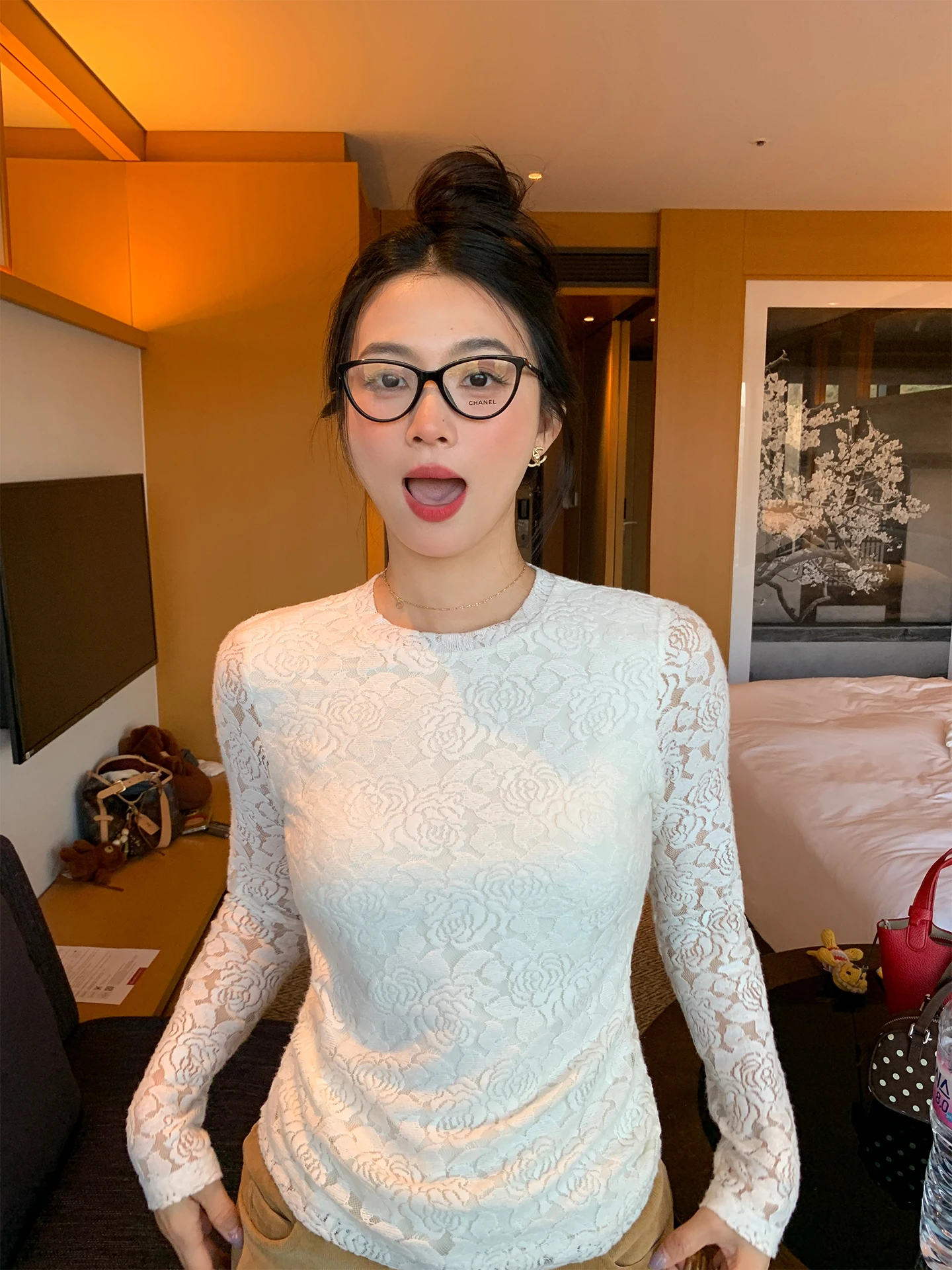 Облегающий белый кружевной базовый топ irt 2025 New Sle Casual Faion, нейлоновый хлопковый топ Long Sve round Ne для женщин
Облегающий белый кружевной базовый топ irt 2025 New Sle Casual Faion, нейлоновый хлопковый топ Long Sve round Ne для женщин