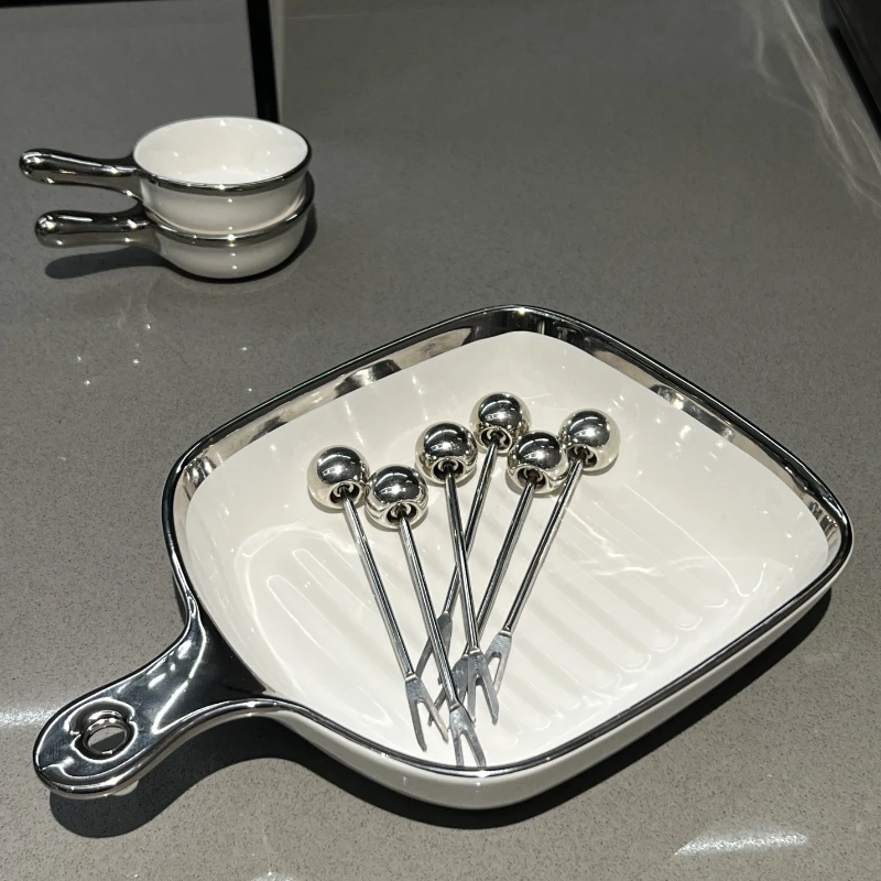 *Home Handle Breakfast Plate New Light Luxury Bowl Steak cutlery Ceramic Plate Fruit Plate Luxury
*Home Handle Breakfast Plate New Light Luxury Bowl Steak cutlery Ceramic Plate Fruit Plate Luxury