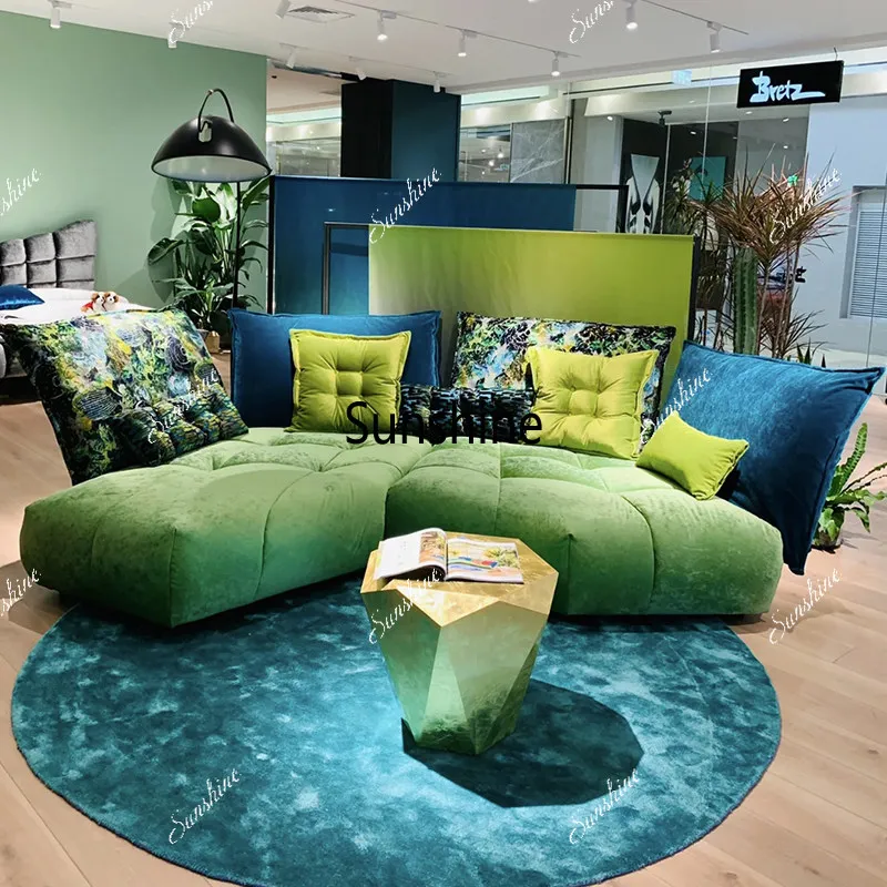Light luxury living room color, special-shaped corner Motu fabric sofa replica
Light luxury living room color, special-shaped corner Motu fabric sofa replica