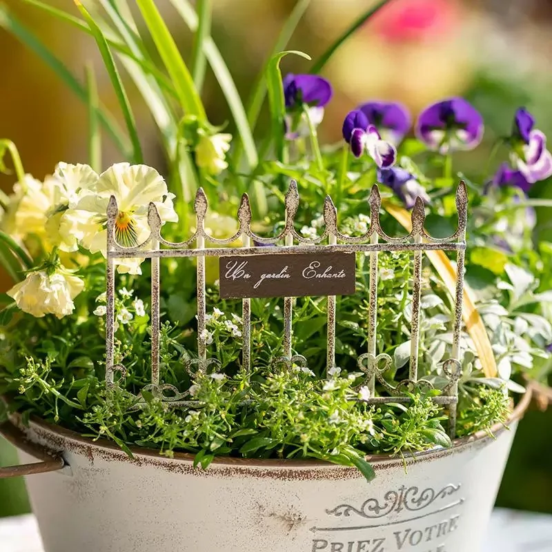 Mini Decorative Garden Fence Panel, Victorian Style Iron Border, 13cm x 13cm, White with Sign
Mini Decorative Garden Fence Panel, Victorian Style Iron Border, 13cm x 13cm, White with Sign
