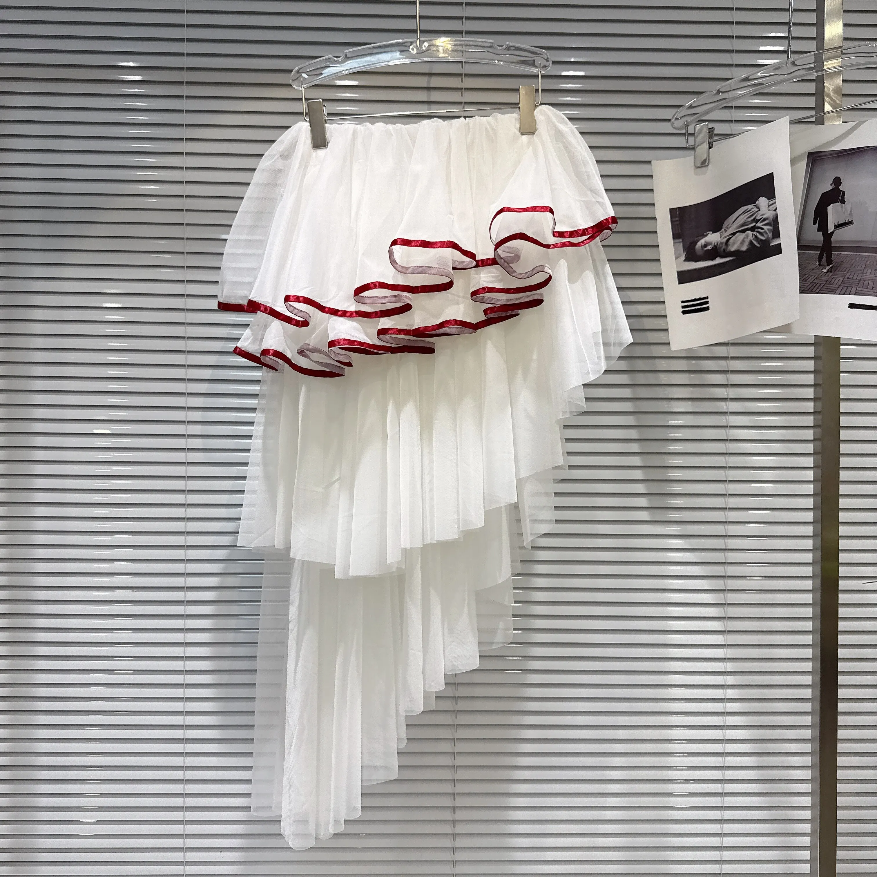 2026 Summer New Sweet & Spicy Asymmetrical Multi-layered Lace Design Mesh Midi Skirt for Women, Irregular Skirts
2026 Summer New Sweet & Spicy Asymmetrical Multi-layered Lace Design Mesh Midi Skirt for Women, Irregular Skirts