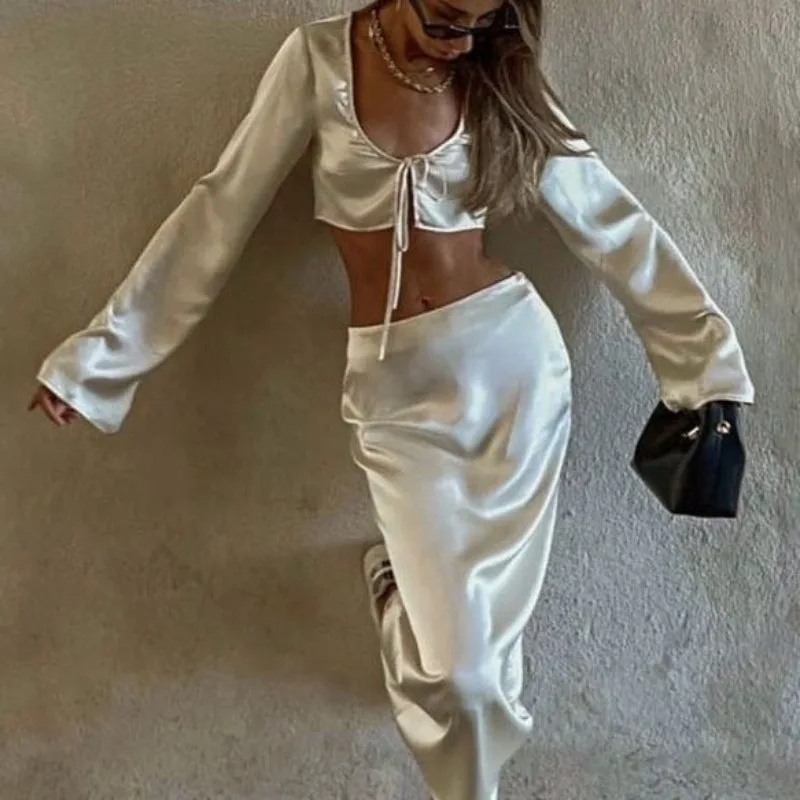 Long Sleeve Cardigan Short Top Half Skirt Slim Long Skirt Textured Temperament Skirt Set Women's Suit
Long Sleeve Cardigan Short Top Half Skirt Slim Long Skirt Textured Temperament Skirt Set Women's Suit