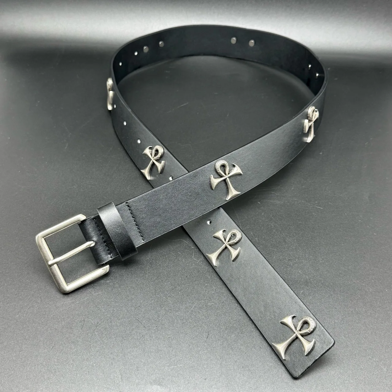 Y2K Punk Star Eyelet Black Rivet Belt Goth Pu Leather Belts For Women Jeans Pants Boys And Girls Students Belt
Y2K Punk Star Eyelet Black Rivet Belt Goth Pu Leather Belts For Women Jeans Pants Boys And Girls Students Belt