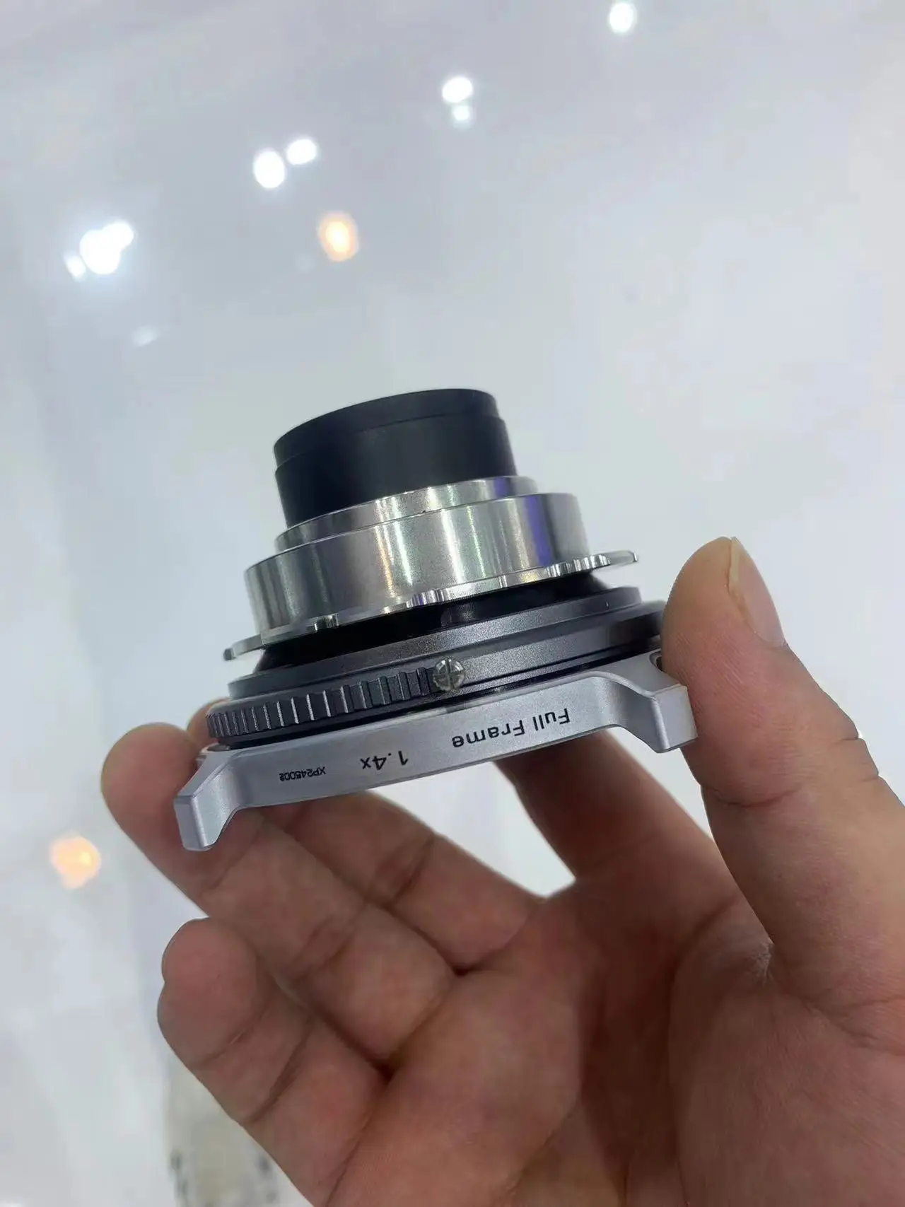 Super 35 lens PL transfer PL full frame cinema amplifier, PL-PL 1.4x optical amplifier, after transfer S35 lens to full frame
Super 35 lens PL transfer PL full frame cinema amplifier, PL-PL 1.4x optical amplifier, after transfer S35 lens to full frame