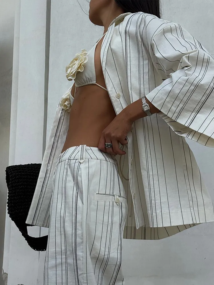 Ladies Casual Pants Suit Black White Striped Single Breasted Buckle Lapel Collar Three Quarter Sleeve Shirt Set Home Leisurewear
Ladies Casual Pants Suit Black White Striped Single Breasted Buckle Lapel Collar Three Quarter Sleeve Shirt Set Home Leisurewear