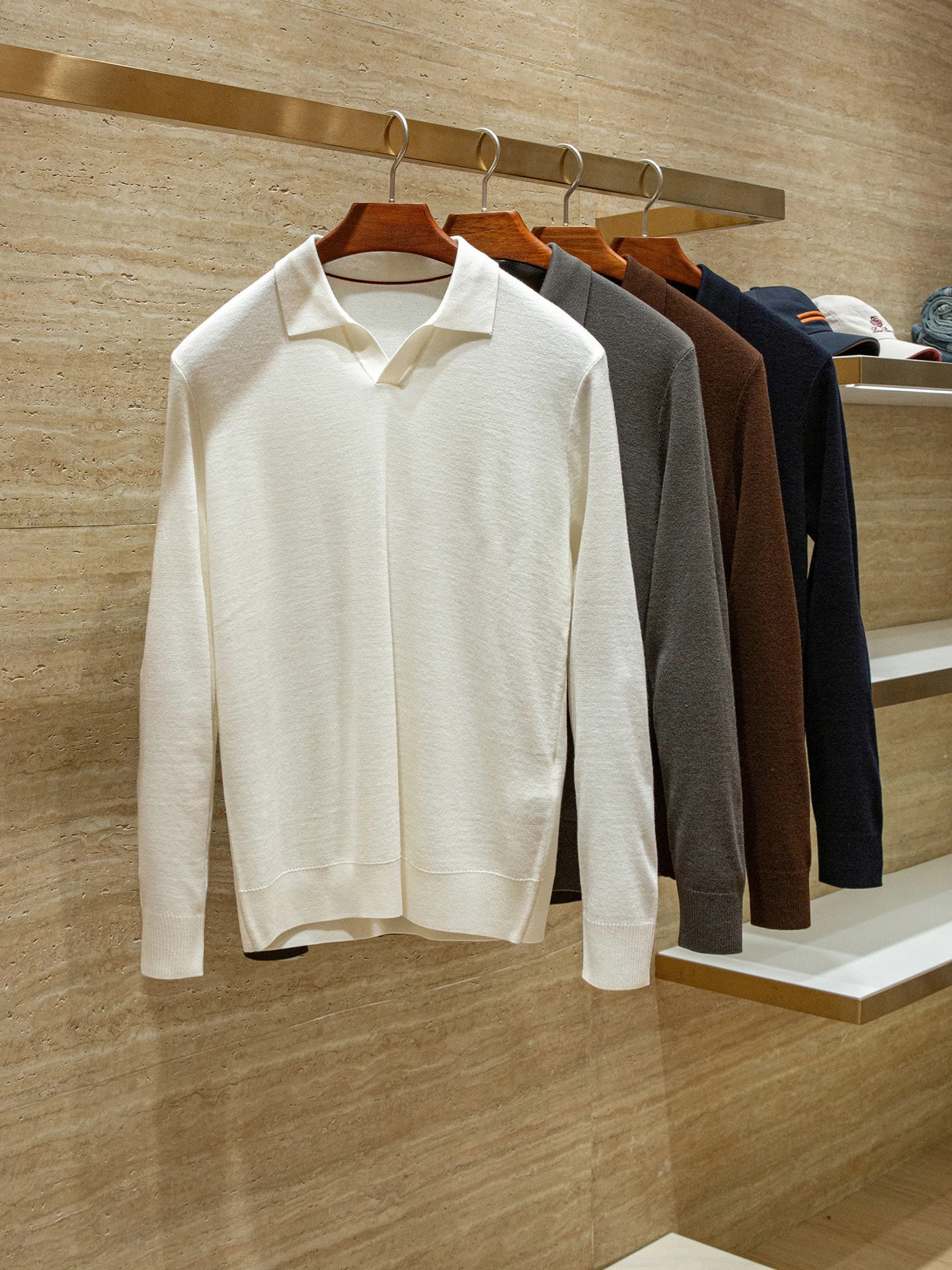 Men's Camere Wool Blend Knitwear Collar Base Layer Sweater LP Edition Straight Cut Casual Simple Design Long Sve
Men's Camere Wool Blend Knitwear Collar Base Layer Sweater LP Edition Straight Cut Casual Simple Design Long Sve