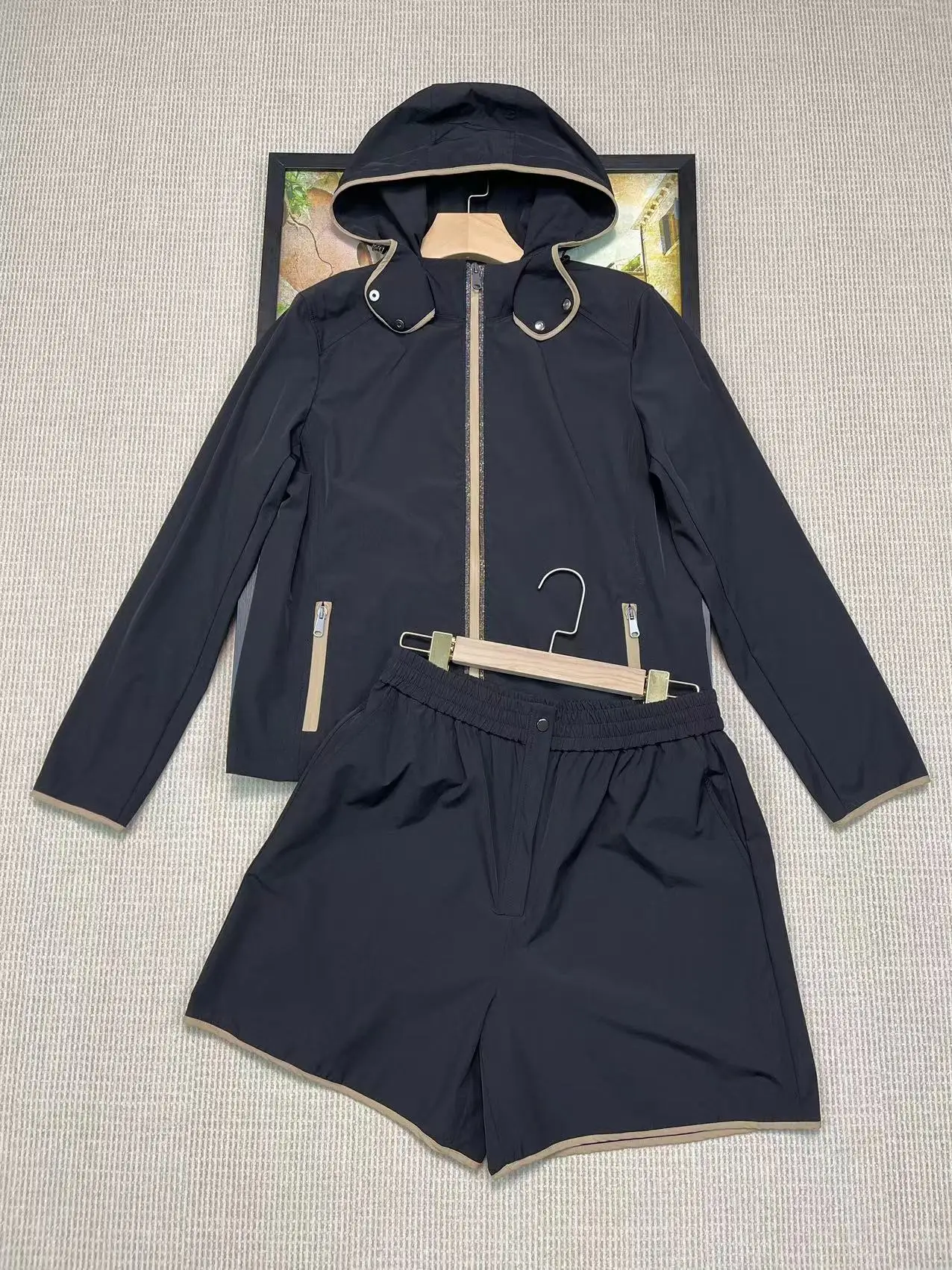 Hooded Windbreaker Jacket for Women, Casual Elastic Waist Shorts, High-End Beaded Zipper, 2-Piece Set, 2024
Hooded Windbreaker Jacket for Women, Casual Elastic Waist Shorts, High-End Beaded Zipper, 2-Piece Set, 2024