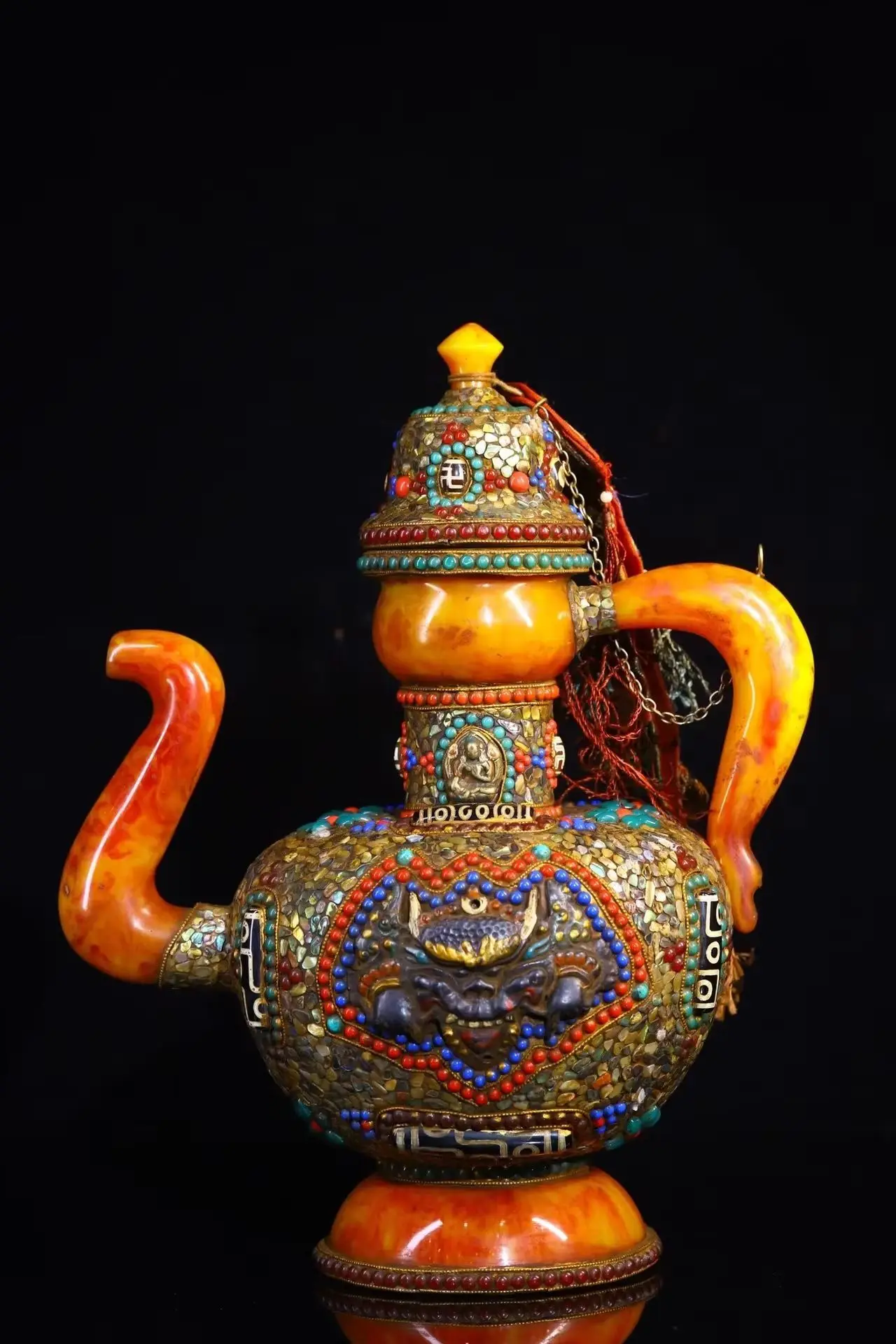 13"Tibetan Temple Collection Old Beeswax Painted Mosaic Gem gZi Beads Shell GARUDA Tibetan Kettle Flagon Butter Pot Town house
13"Tibetan Temple Collection Old Beeswax Painted Mosaic Gem gZi Beads Shell GARUDA Tibetan Kettle Flagon Butter Pot Town house