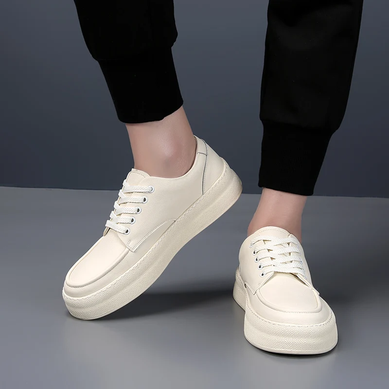 Casual men's board shoes Fashionable street style Outdoor leisure walking party Youth daily office thick soled White shoes
Casual men's board shoes Fashionable street style Outdoor leisure walking party Youth daily office thick soled White shoes