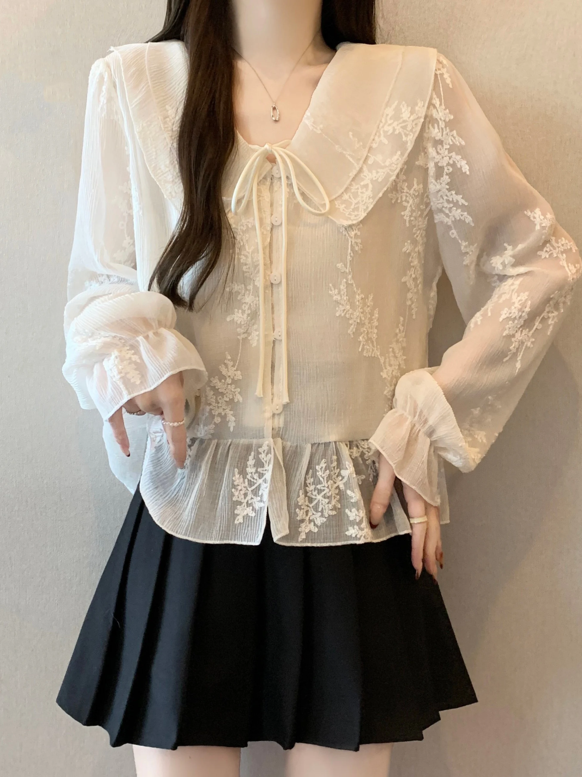 Embroidered Long Sleeve Chiffon Shirt Women's Spring New Style plus Size Beautiful Top Flared Sleeve Korean Style Breathable
Embroidered Long Sleeve Chiffon Shirt Women's Spring New Style plus Size Beautiful Top Flared Sleeve Korean Style Breathable