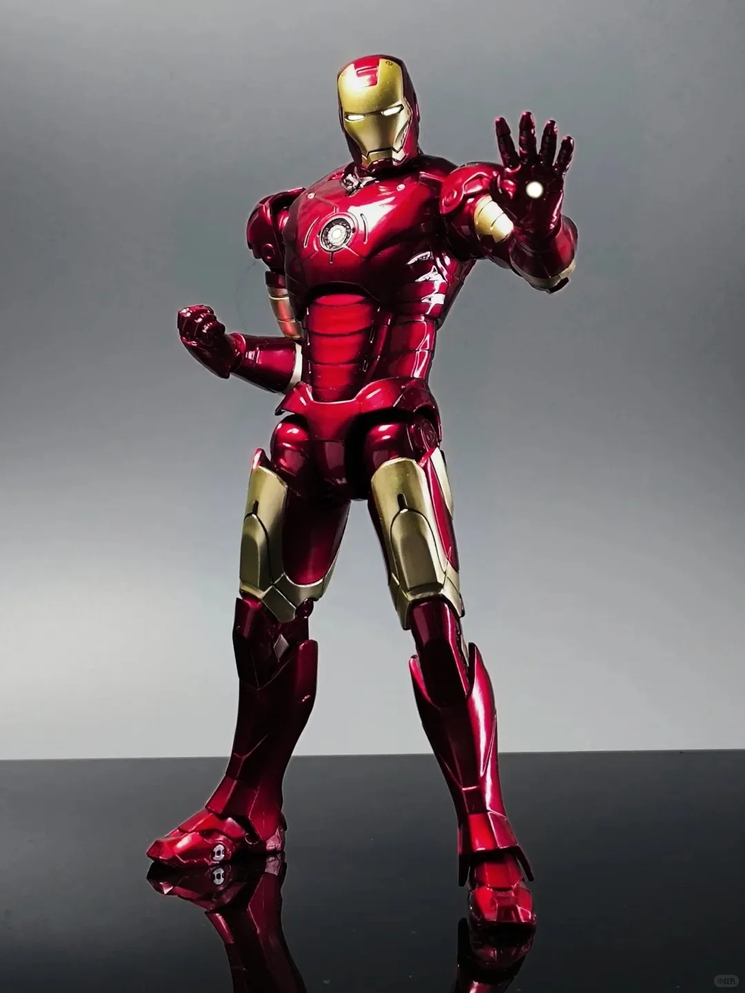 Iron Man Mark3 Action Figure 36cm Light-Emitting 1/5 Scale High Configurable Collectible Toy For Kids 14 Inch Decorative Item
Iron Man Mark3 Action Figure 36cm Light-Emitting 1/5 Scale High Configurable Collectible Toy For Kids 14 Inch Decorative Item