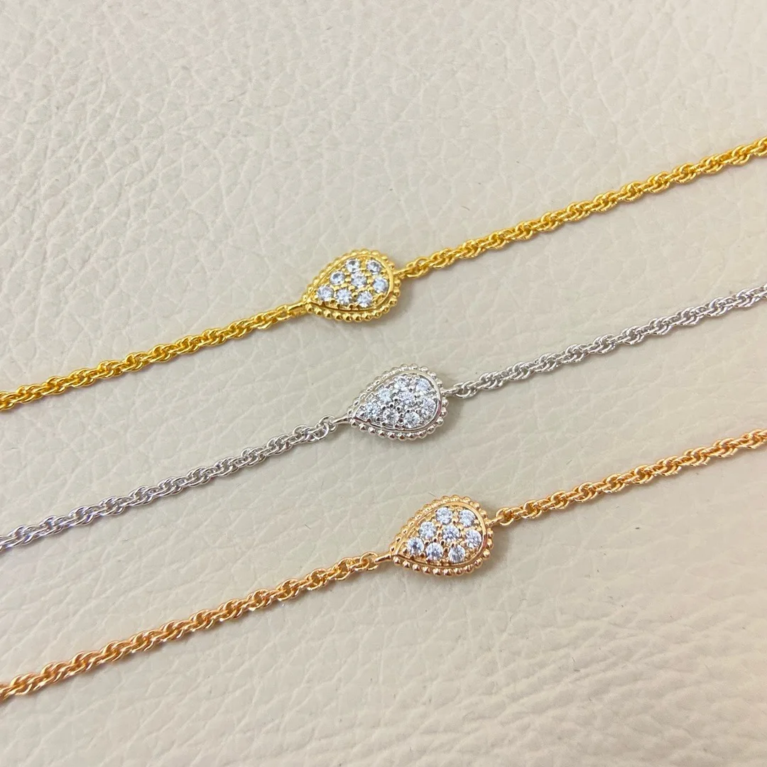 The 2025 new Baume & Mercier diamond-encrusted drip water bracelet for women is unique, exquisite, fashionable, versatile and ex
The 2025 new Baume & Mercier diamond-encrusted drip water bracelet for women is unique, exquisite, fashionable, versatile and ex