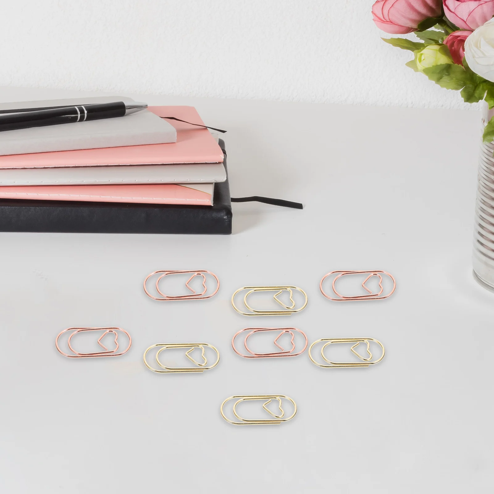 30 Pcs Heart Shaped Metal Paper Clips Gold Trim Novelty Small Document Fixing Office Supplies Portable Decorative
30 Pcs Heart Shaped Metal Paper Clips Gold Trim Novelty Small Document Fixing Office Supplies Portable Decorative