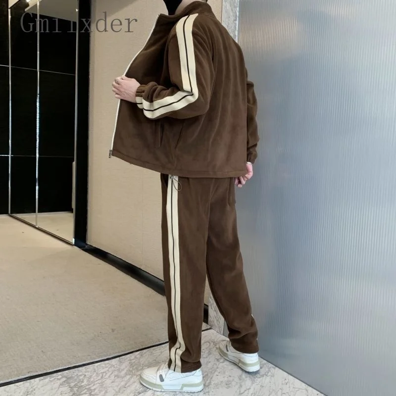 Pleuche Sweatshirt Tracksuits Men Sportswear Fleece Jacket Autumn Winter Stand Collar Top Plush Thick Hiphop Oversize Youth Suit
Pleuche Sweatshirt Tracksuits Men Sportswear Fleece Jacket Autumn Winter Stand Collar Top Plush Thick Hiphop Oversize Youth Suit