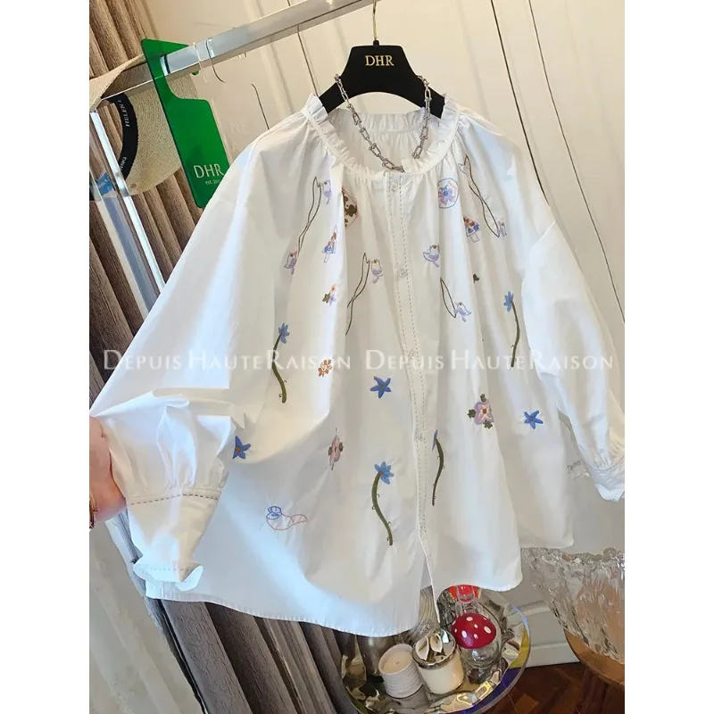 Женская белая блузка с цветочной вышивкой, с рюшами на горловине, свободного кроя, повседневная, на пуговицах
Женская белая блузка с цветочной вышивкой, с рюшами на горловине, свободного кроя, повседневная, на пуговицах