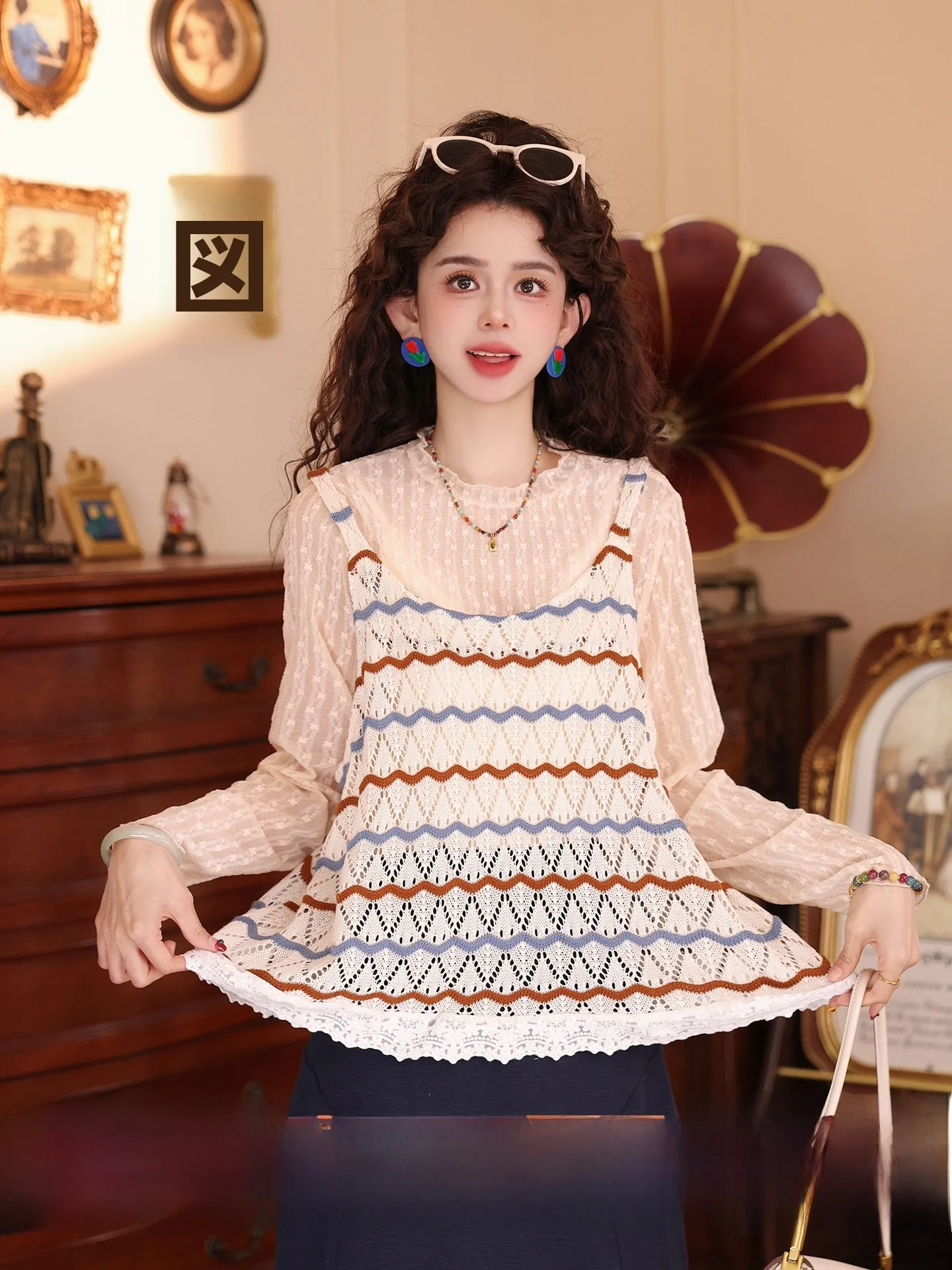 Chen Jiajie【Apricot Wild Breeze】Women's Knitted Vest Sleeveless Layering Top Stripes Design Summer Fashion
Chen Jiajie【Apricot Wild Breeze】Women's Knitted Vest Sleeveless Layering Top Stripes Design Summer Fashion