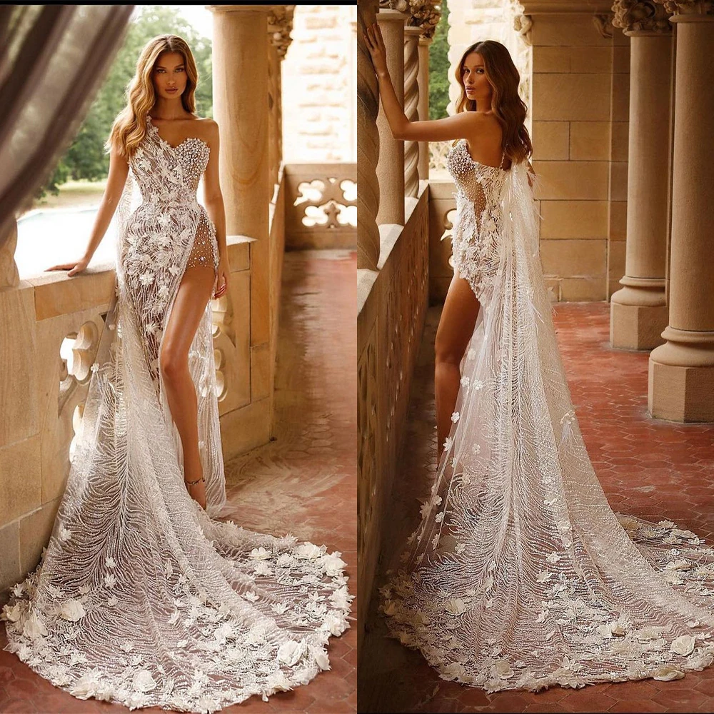 Vintage Pearls Wedding Dress One Shoulder Illusion Handmade Flowers Bridal Gowns Custom Made Lace Side Split Vestido de novia
Vintage Pearls Wedding Dress One Shoulder Illusion Handmade Flowers Bridal Gowns Custom Made Lace Side Split Vestido de novia
